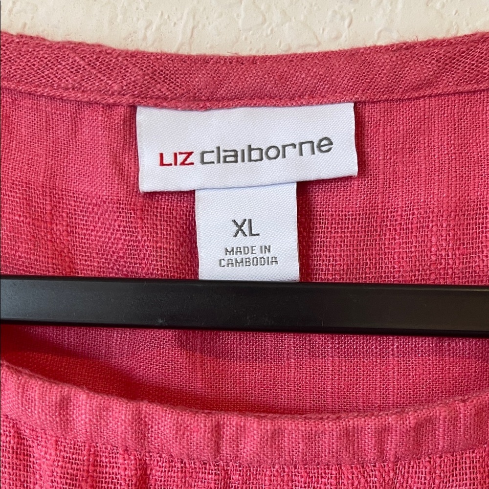 Liz Claiborne Vibrant Pink Blouse with Capped Sleeves - Picture 4 of 6
